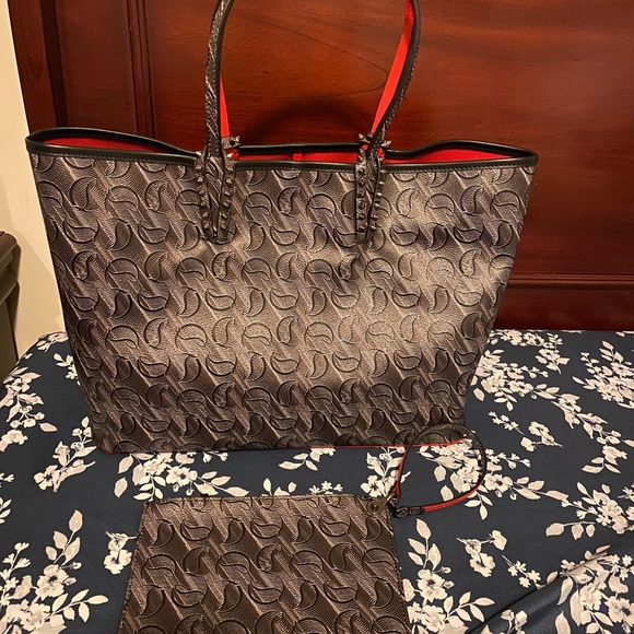 Christian Louboutin Cabata large Tote Bag with pouch - Picture 7 of 17